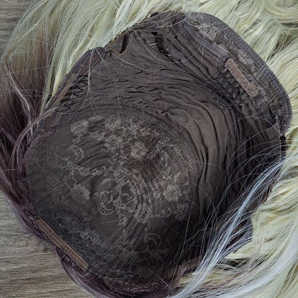 Wig Blonde Brown Wavy Long Professional Quality Synthetic Realistic Styleable - Picture 7 of 7